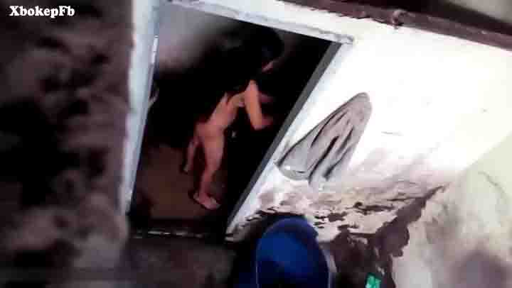Bokep Ngintip Istri Tetangga Lagi Mandi