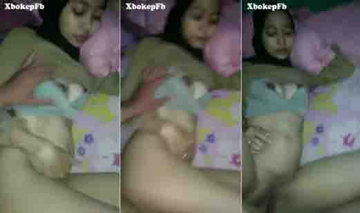 Bokep mahasiswi jilbab main dikontrakkan rumah