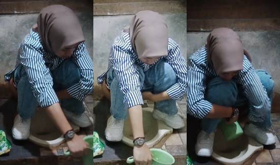 Gudang Bokep bebasindo ngintip jilbab lagi pipis